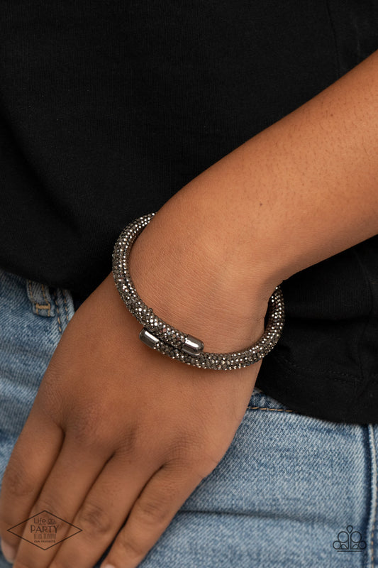 STAGEWORTHY SPARKLE - BLACK